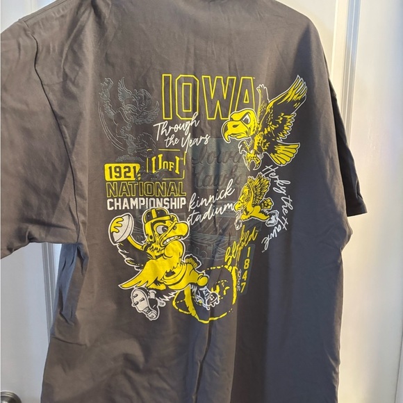 image one Other - Mens Gray Iowa Hawkeyes T-Shirt Sz 3XT